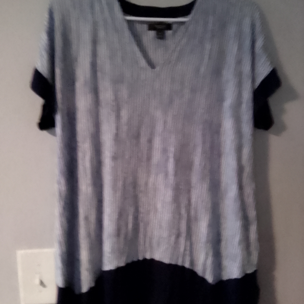 Simply Vera Vera Wang Gray and Blue Boxy Blouse